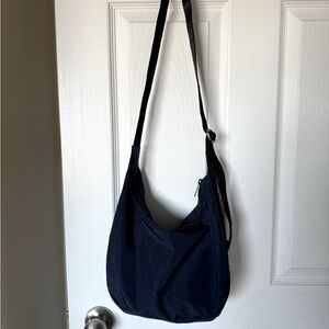 Baggu crescent medium navy